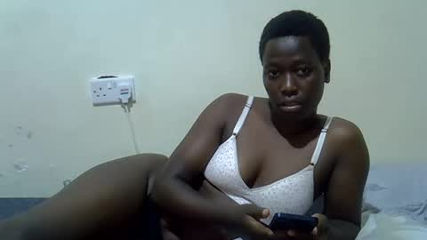 Snapshot of sallie_ chatting on 04-18-26, 07:07 naomi online show from 04-18-26, 07:07