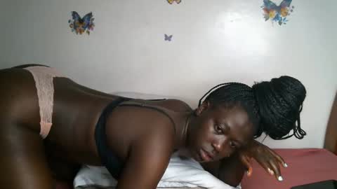 Snapshot of sallie_ chatting on 05-12-26, 04:09 naomi online show from 05-12-26, 04:09