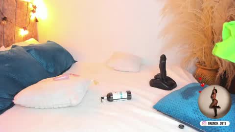 Snapshot of sally_rosses chatting on 05-11-26, 04:04 sally rosses online show from 05-11-26, 04:04