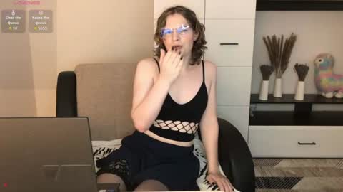 Sally online show from 07-12-26, 08:05