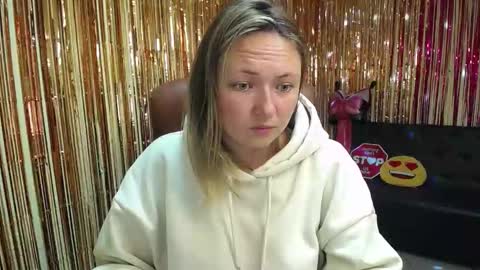 Snapshot of sallyverda chatting on 10-12-25, 05:12 Sally online show from 10-12-25, 05:12