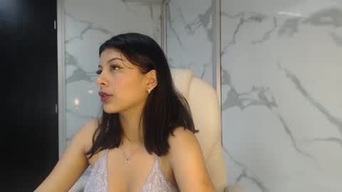 salmaportman_ online show from 01-25-25, 01:21