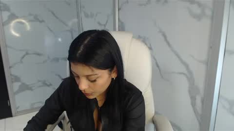 salmaportman_ online show from 02-05-25, 02:51