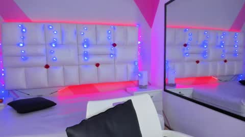 Salome Rose online show from 01-26-25, 05:13