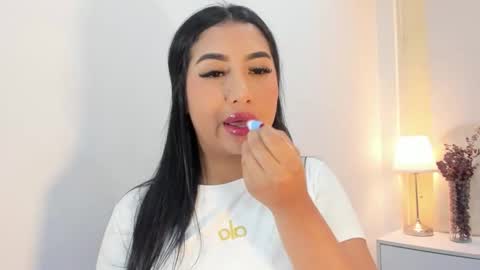 Snapshot of salomebell chatting on 11-08-25, 08:40 online show from 11-08-25, 08:40