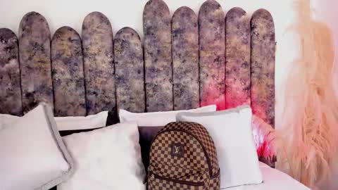 Salome online show from 10-20-25, 11:05