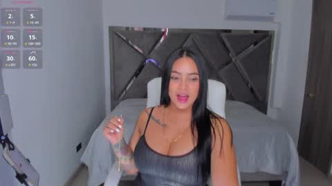 Snapshot of salommecruz01 chatting on 11-30-25, 10:25 Salomme Cruz online show from 11-30-25, 10:25