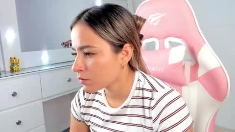 Salome online show from 10-17-25, 04:04