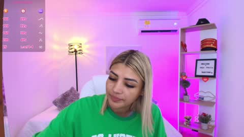 Snapshot of saloomee__ chatting on 01-08-25, 11:54 SALOME online show from 01-08-25, 11:54