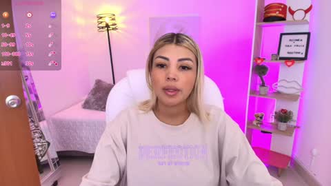 Snapshot of saloomee__ chatting on 01-14-25, 11:10 SALOME online show from 01-14-25, 11:10