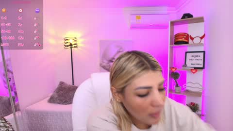 Snapshot of saloomee__ chatting on 01-15-25, 11:10 SALOME online show from 01-15-25, 11:10