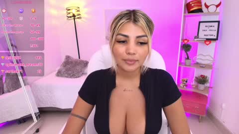 Snapshot of saloomee__ chatting on 01-15-25, 05:15 SALOME online show from 01-15-25, 05:15