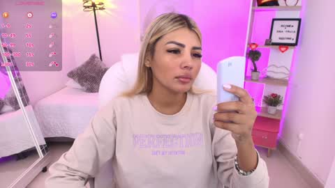 Snapshot of saloomee__ chatting on 01-16-25, 11:58 SALOME online show from 01-16-25, 11:58