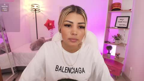 Snapshot of saloomee__ chatting on 02-17-25, 11:44 SALOME online show from 02-17-25, 11:44