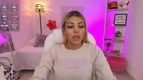 Snapshot of saloomee__ chatting on 03-04-25, 12:01 SALOME online show from 03-04-25, 12:01