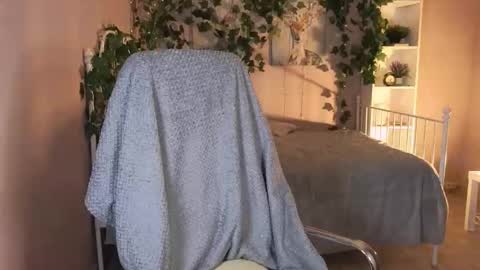 Snapshot of salt_mira chatting on 03-13-26, 05:47 salt_mira online show from 03-13-26, 05:47