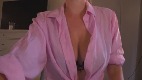 IsaBella-  online show from 09-13-25, 03:56