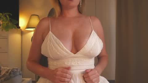IsaBella-  online show from 05-17-26, 04:58