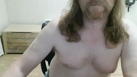 Snapshot of saltimbanquier chatting on 05-24-26, 08:25 Saltimbanquier Salt ou Banquier online show from 05-24-26, 08:25