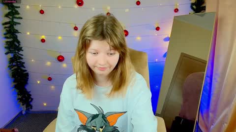 Snapshot of salut_love chatting on 12-27-24, 03:37 Ruby online show from 12-27-24, 03:37