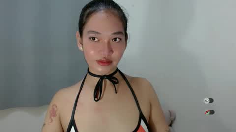 Snapshot of salva_fuckdoll chatting on 10-15-25, 01:28 Salva online show from 10-15-25, 01:28