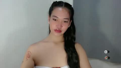 Snapshot of salva_fuckdoll chatting on 10-19-25, 11:38 Salva online show from 10-19-25, 11:38