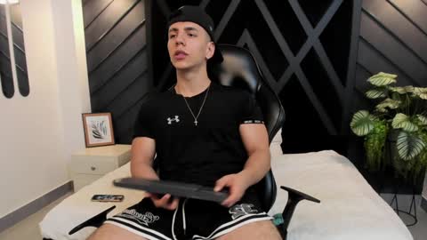 SALVATORE online show from 02-06-25, 02:48