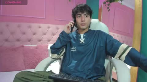 Snapshot of salvatore_monterey chatting on 01-10-25, 08:37 salvatore online show from 01-10-25, 08:37