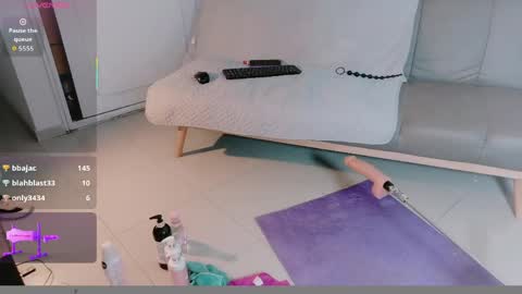 saly_moon1 online show from 05-06-26, 12:41