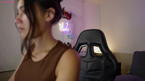 Stefana    or    Samchispas online show from 02-06-25, 11:04