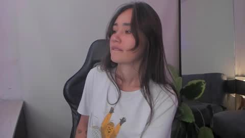 Stefana    or    Samchispas online show from 02-25-25, 03:42