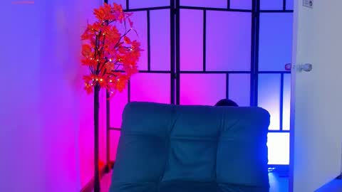 Snapshot of sam_pay chatting on 10-16-25, 12:28 Sam online show from 10-16-25, 12:28