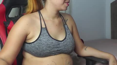 Samantha Roberts online show from 02-06-26, 01:32