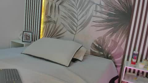 Samaantha  online show from 09-21-25, 11:45