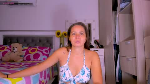 Snapshot of samanta_65 chatting on 04-20-26, 04:37 carolina online show from 04-20-26, 04:37