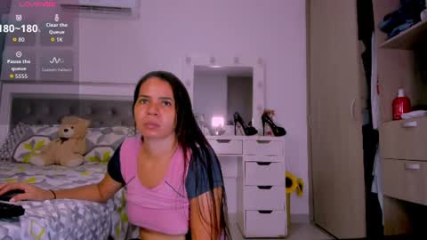 Snapshot of samanta_65 chatting on 07-08-26, 03:11 carolina online show from 07-08-26, 03:11