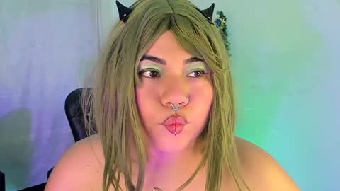 Snapshot of samanta_cutee1 chatting on 01-12-25, 08:14 SAMANTA online show from 01-12-25, 08:14