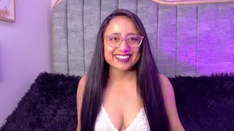 Snapshot of samanta_fischer chatting on 10-18-25, 11:44 Sammy online show from 10-18-25, 11:44