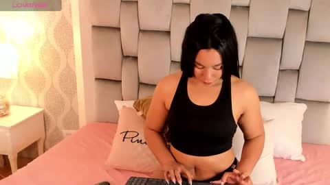 Snapshot of samanta_william chatting on 12-17-24, 03:28 samanta online show from 12-17-24, 03:28