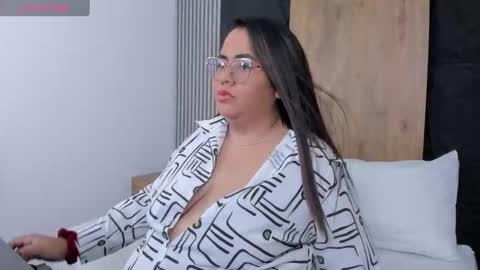 Snapshot of samantha29x_ chatting on 10-09-25, 12:47 S A M M Y online show from 10-09-25, 12:47