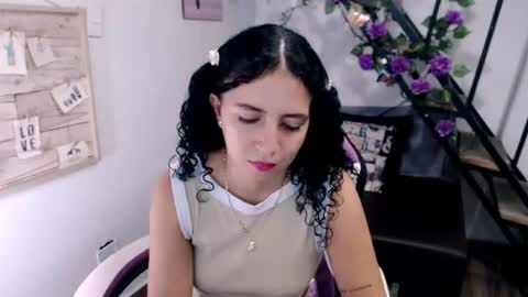 Snapshot of samantha2girl chatting on 08-08-26, 06:10 samantha online show from 08-08-26, 06:10