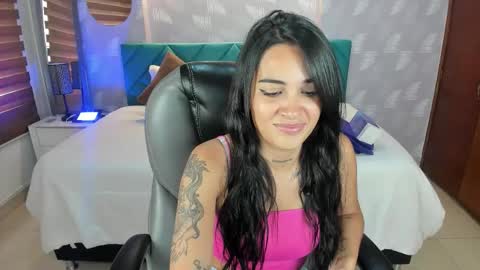 natalia online show from 10-22-25, 01:33