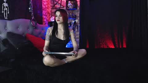 Snapshot of samantha_abrill chatting on 01-24-25, 09:05 Samantha and Victor online show from 01-24-25, 09:05