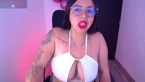 Snapshot of samantha_devil_ chatting on 11-19-25, 01:55 Samanta online show from 11-19-25, 01:55