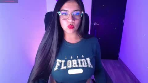 Snapshot of samantha_devil_ chatting on 11-26-25, 12:33 Samanta online show from 11-26-25, 12:33