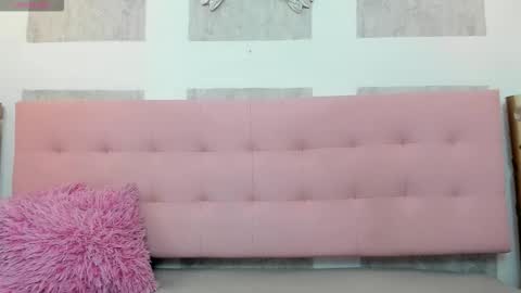 Snapshot of samantha_fox8 chatting on 10-16-25, 11:22 online show from 10-16-25, 11:22