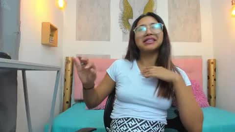 Snapshot of samantha_fox8 chatting on 11-04-25, 10:58 online show from 11-04-25, 10:58