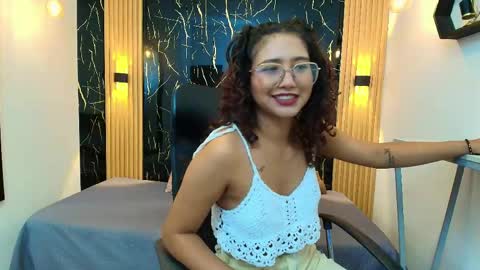 Snapshot of samantha_fox8 chatting on 05-11-26, 11:16 online show from 05-11-26, 11:16