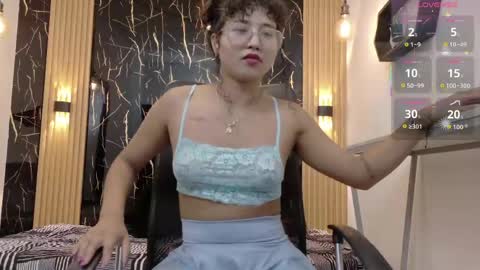 Snapshot of samantha_fox8 chatting on 05-28-26, 11:29 online show from 05-28-26, 11:29