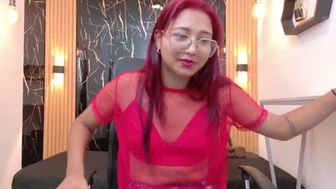 Snapshot of samantha_fox8 chatting on 06-09-26, 11:11 online show from 06-09-26, 11:11